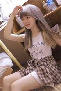 七年恋爱长跑，男友给我租二百块婚纱