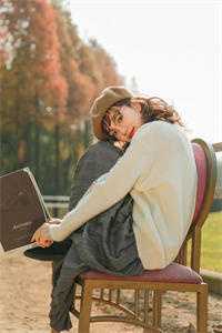 女子新婚变寡妇