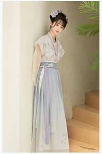 铁锅炖只大鹅,劝君别入爱河