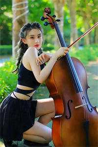 与科研老公离婚后，我成村里首富