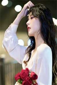 逆光绽放：重生后的华丽反击