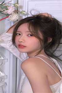 爸妈被烧死，哥哥却要陪学妹进深山