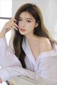 寒山皎月,照青松