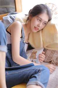 将宠我灭妻的王爷告发谋反后，我当上老板娘