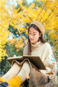 我难产诞下女儿后，老公抱着其他女人热吻申屠泽申屠