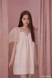 我难产诞下女儿后，老公抱着其他女人热吻申屠泽沈芊全文小说