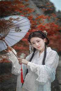 李清然陈怀安的小说我在游戏里，玩养成治愈了癌症阅读