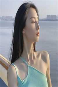 被抛弃深山，她成了狼王亲闺女