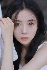抑郁女孩探索爱