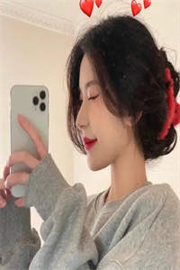 女帝穿越后，成了败家富婆