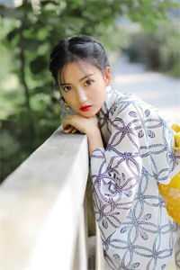 离婚后，她意外绑定了永久饭票