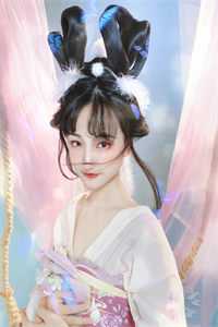清穿：贵妃靠点金手躺赢了