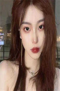 贵妃腰软妩媚，皇上日日掐腰吻