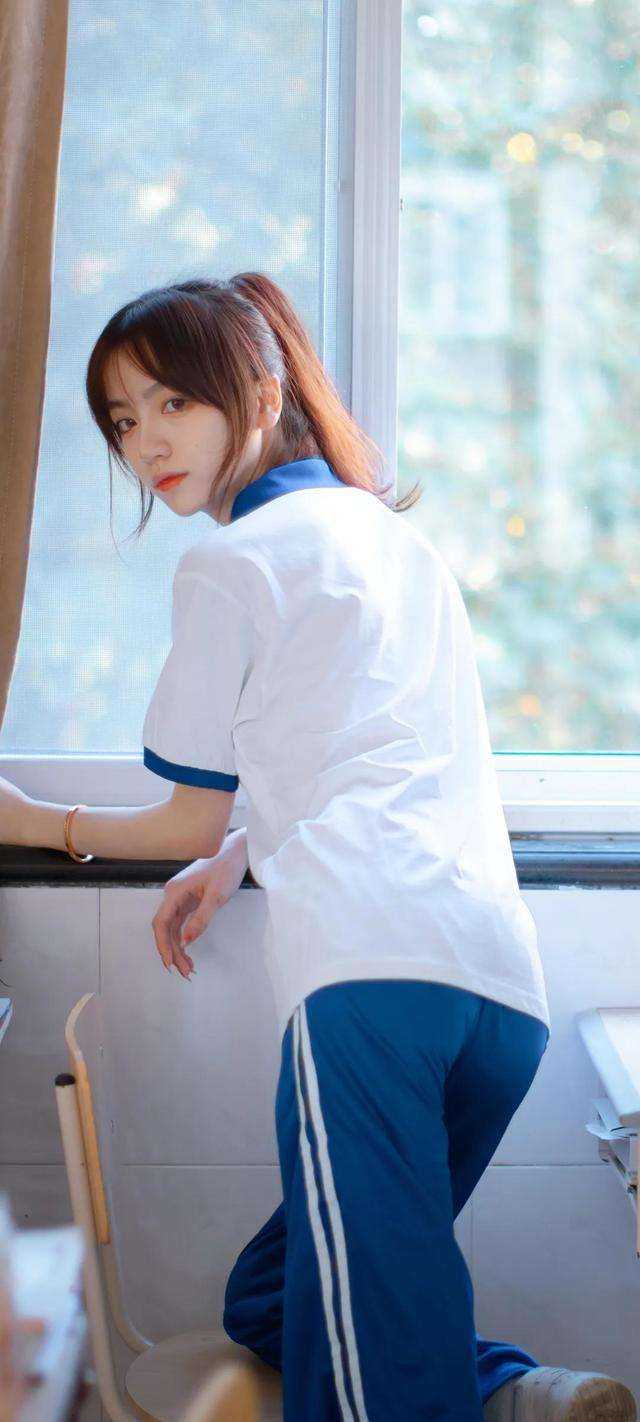 炮灰她天生反骨，不会抱大腿