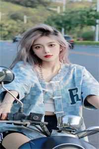 免费快穿：疯批女王又去玩弄人心了