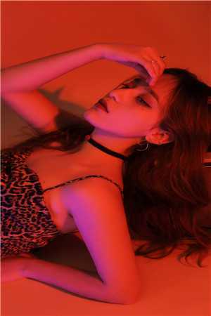 精品小说沙雕女配穿书后，成了黑红第一人