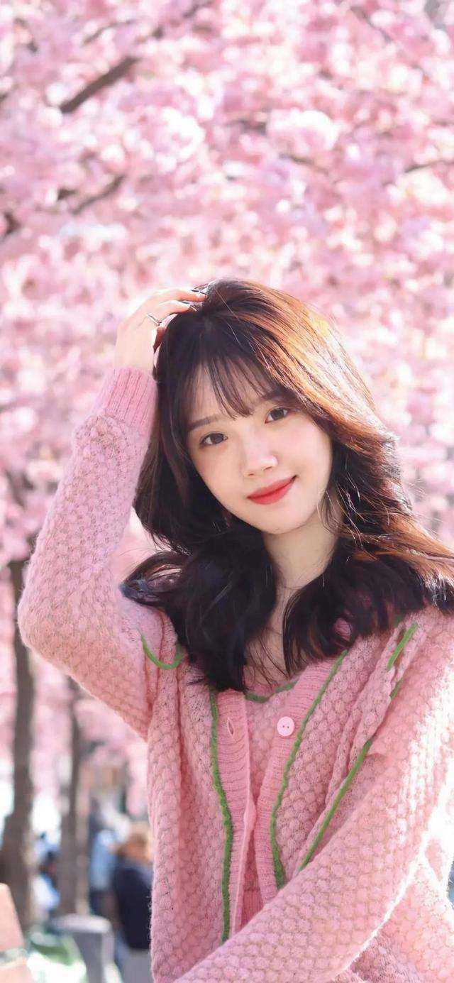 全章节阅读现身王者局，绝美主播主动邀请