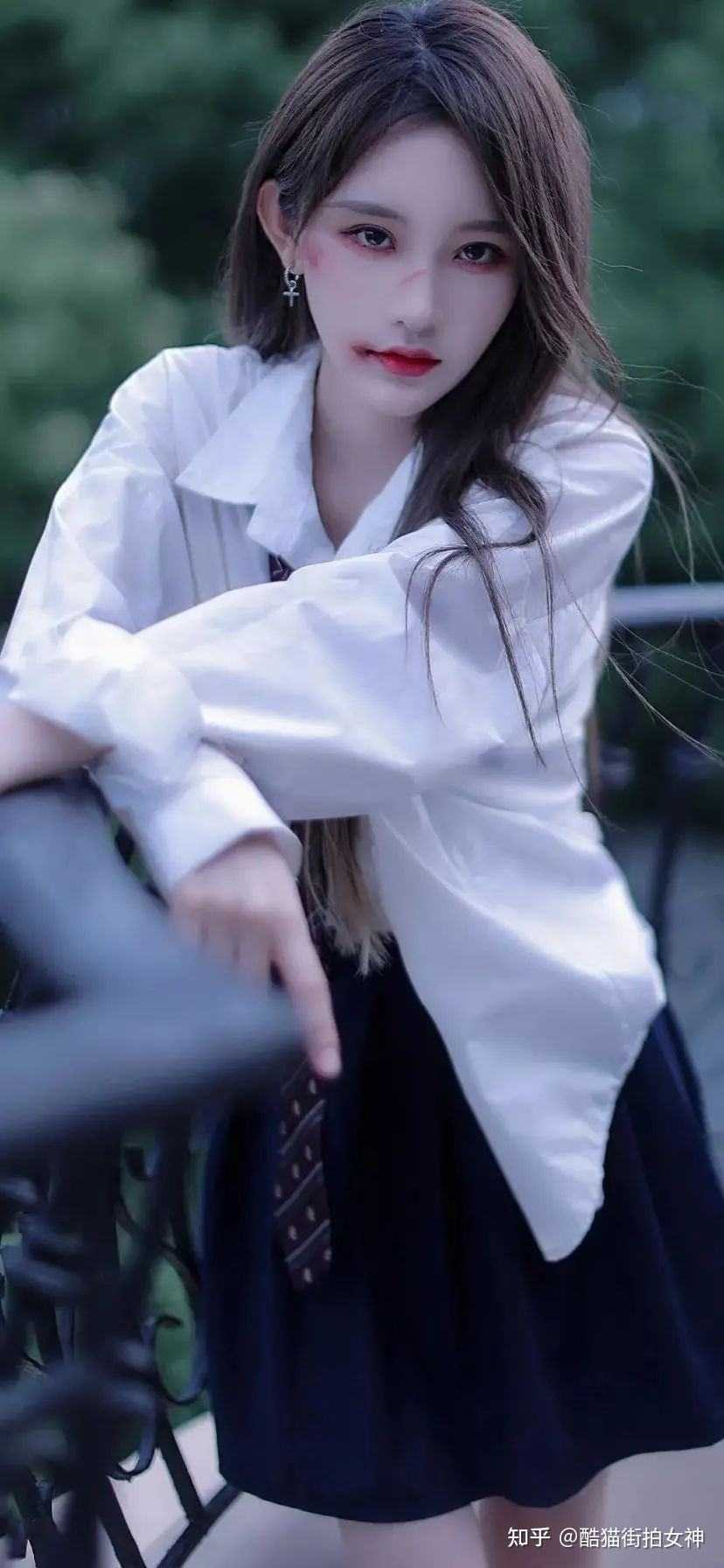 别人苦练才艺，他在娱乐圈做法呼风唤雨小说