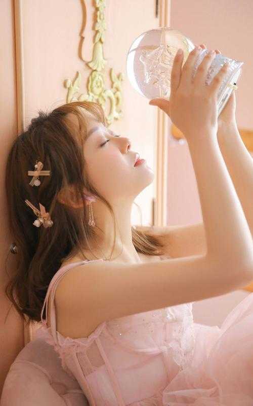 小说全集重生后，偷听心声的我在末世稳赢