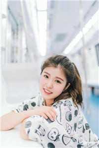 闪婚超甜：装穷的首富老公向我摊牌了全集