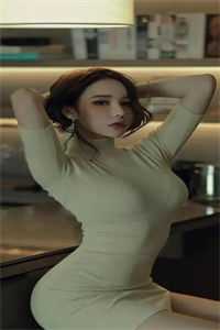 别人都是绕梁佳音，你抬手就是唢呐？小说