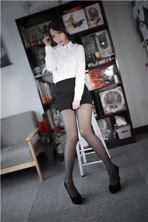 小说全集带空间穿年代：咸鱼少女开大了