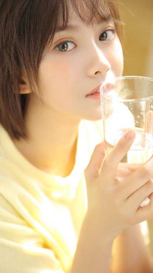 穿书女配被反派一家团宠了全章节