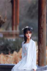 被家人排挤，她在娱乐圈赚钱还债小说免费