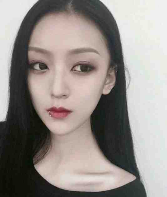 重生后，侯门夫人假死嫁权王完整阅读