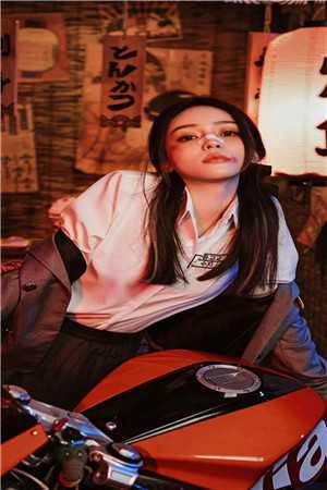 完整版和身旁保镖闪婚后，大小姐上头了