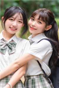 许她暖光破霭深