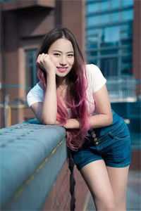 疯子影后复活,在葬礼上杀疯了